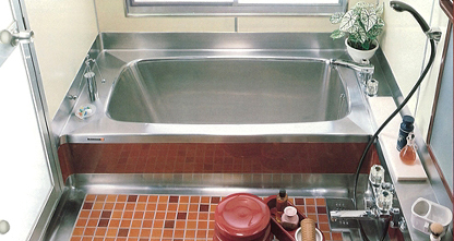 1982年 日本首間用不銹鋼物料製造浴室商品的公司・Takara Standard 股份有限公司及八幡實工業有限公司合併